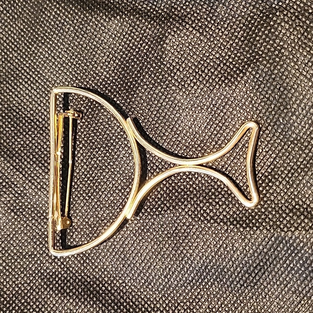 Costume Jewelry Gold Champagne Glass Pin